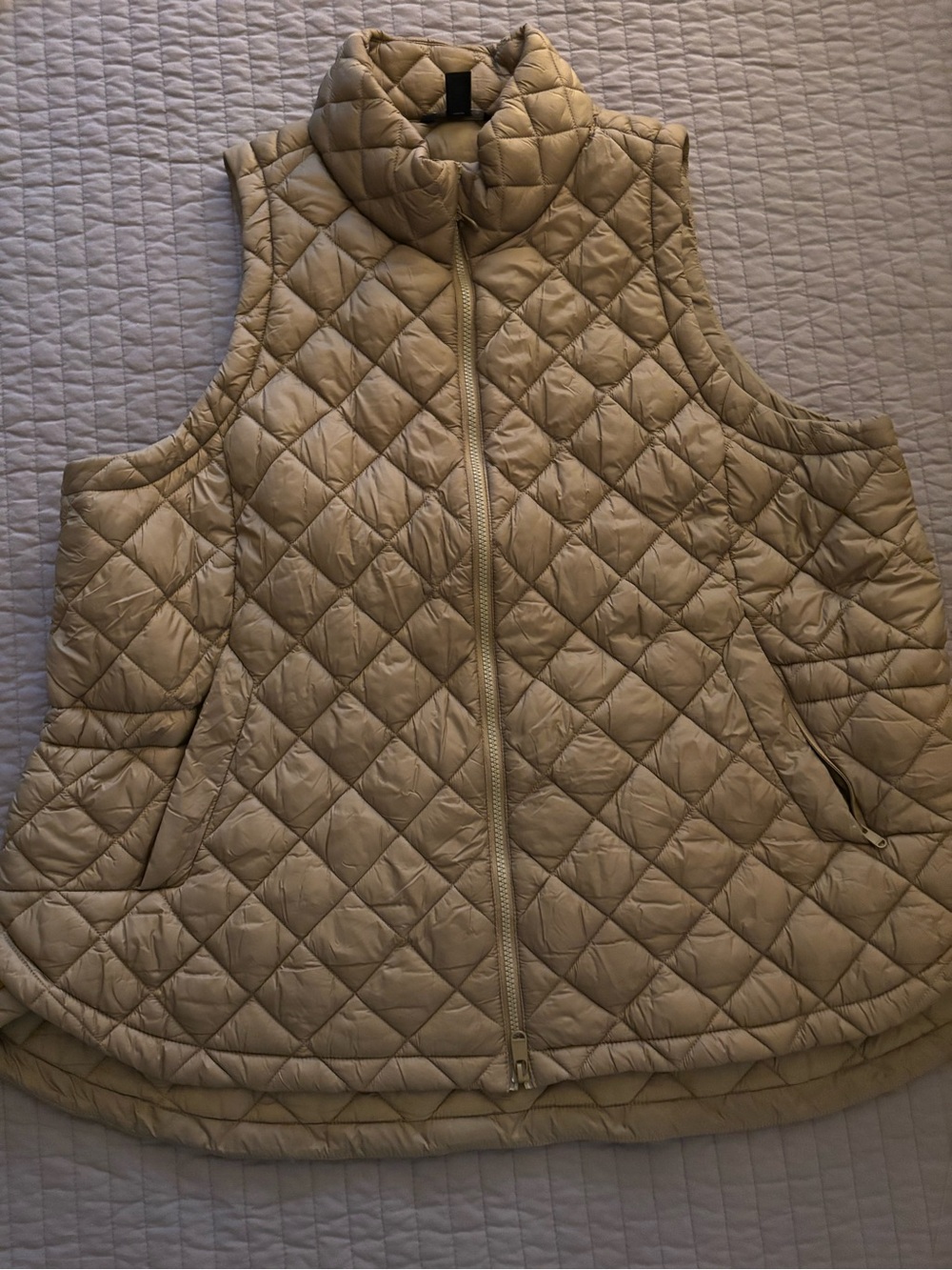 Athleta Whisper Featherless Puffer Vest
